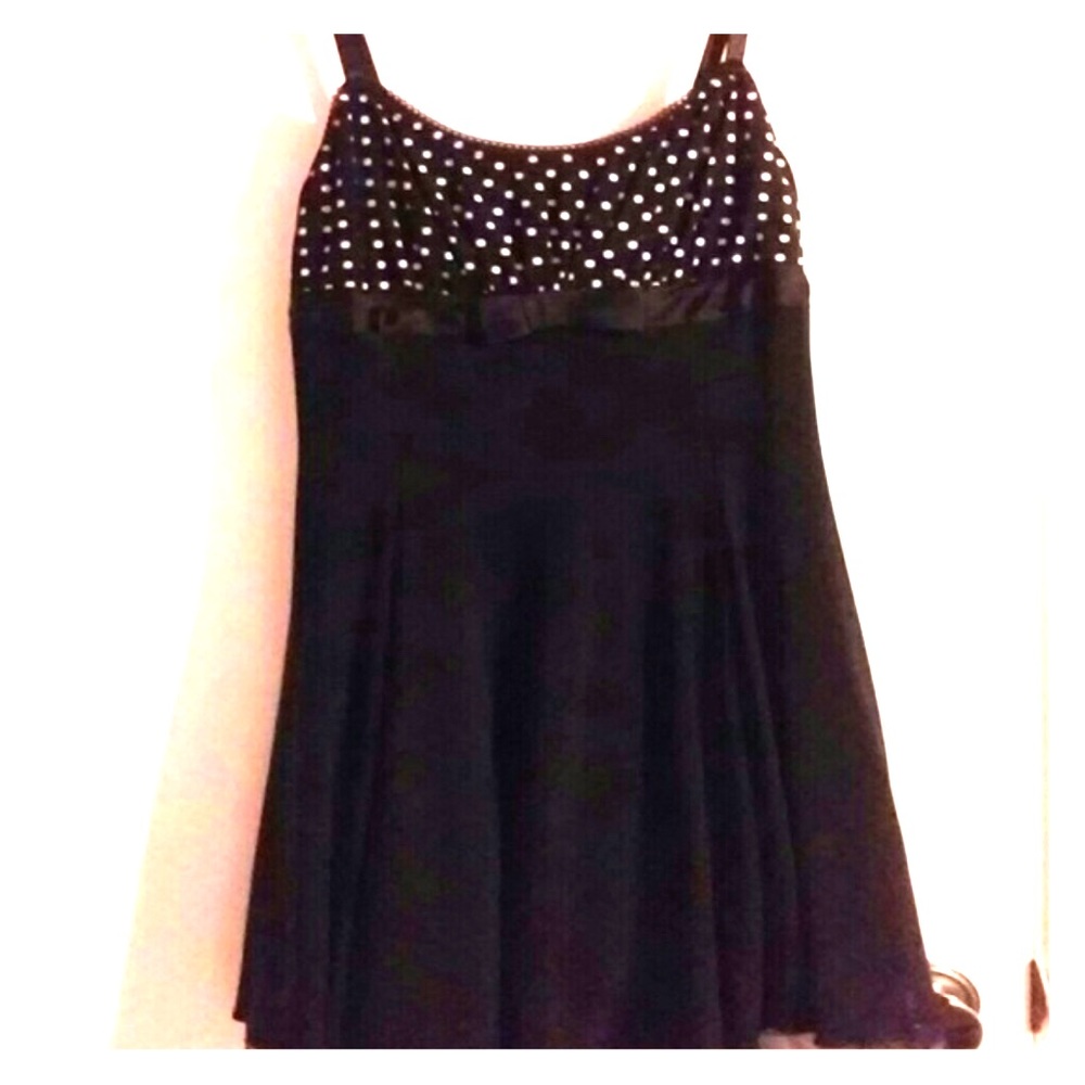 Beautiful & Frilly With Soft Petticoats - Picture 5 of 5